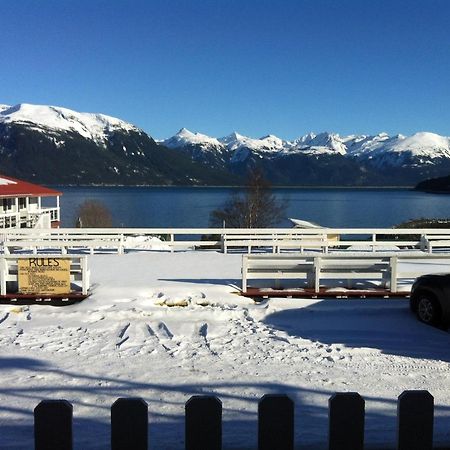 Captain'S Choice Motel Haines Exterior foto