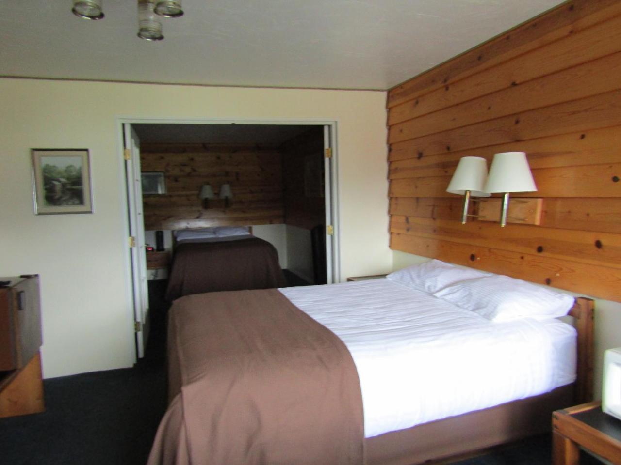 Captain'S Choice Motel Haines Zimmer foto
